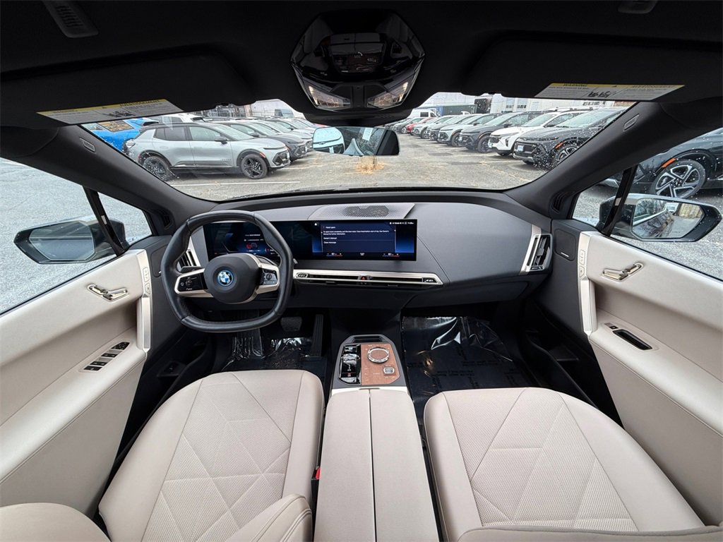 Used 2023 BMW iX xDrive50 w/ Ultimate Package 2 image 21