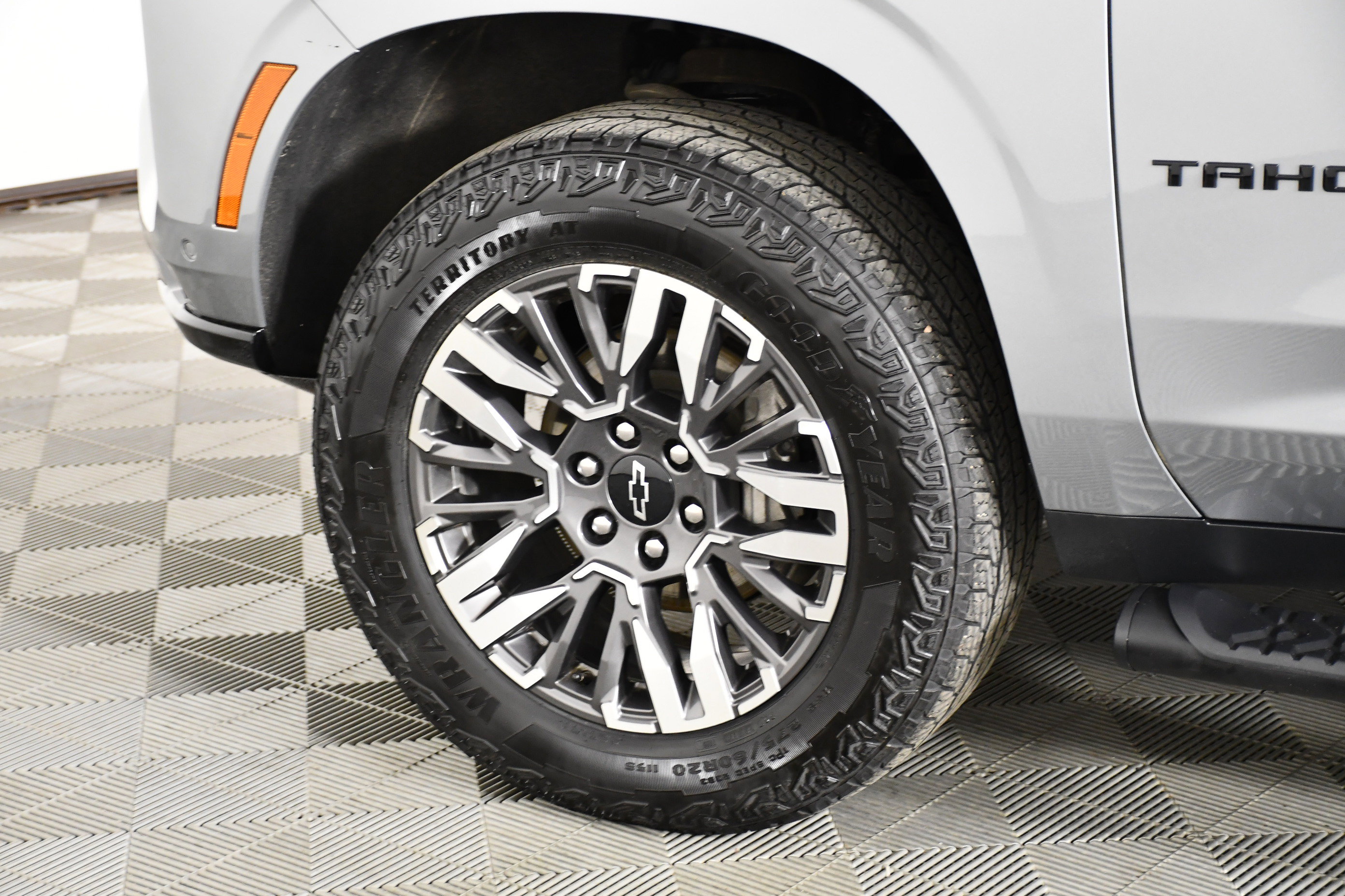 Used 2025 Chevrolet Tahoe Z71 AWD/4WD image 56