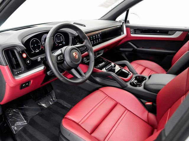 Certified 2025 Porsche Cayenne image 4