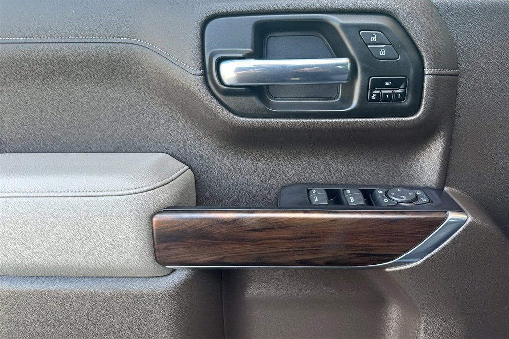 Used 2020 GMC Sierra 1500 SLT w/ X31 Off-Road Package image 12