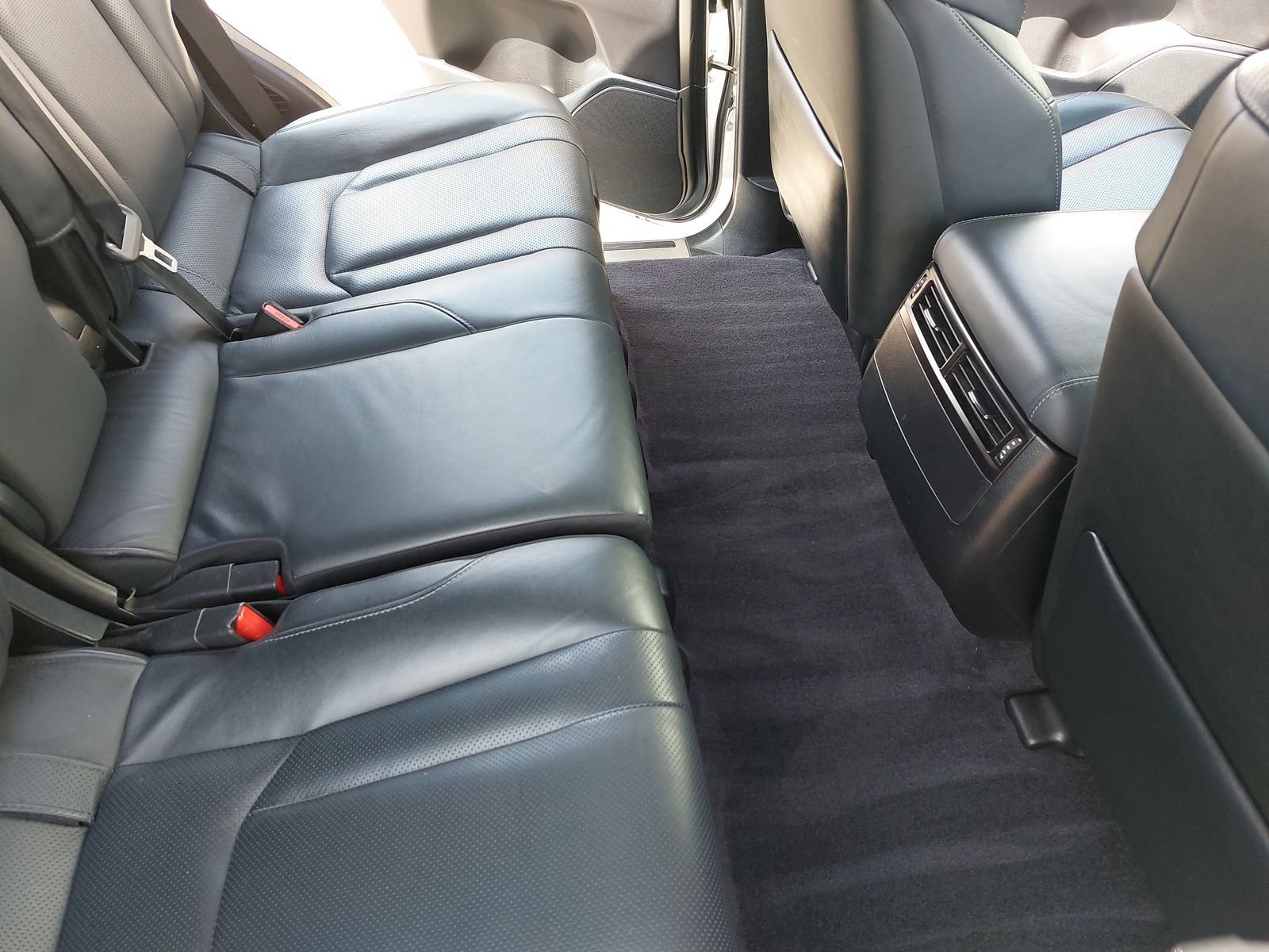Used 2018 Lexus LX 570 4WD image 11