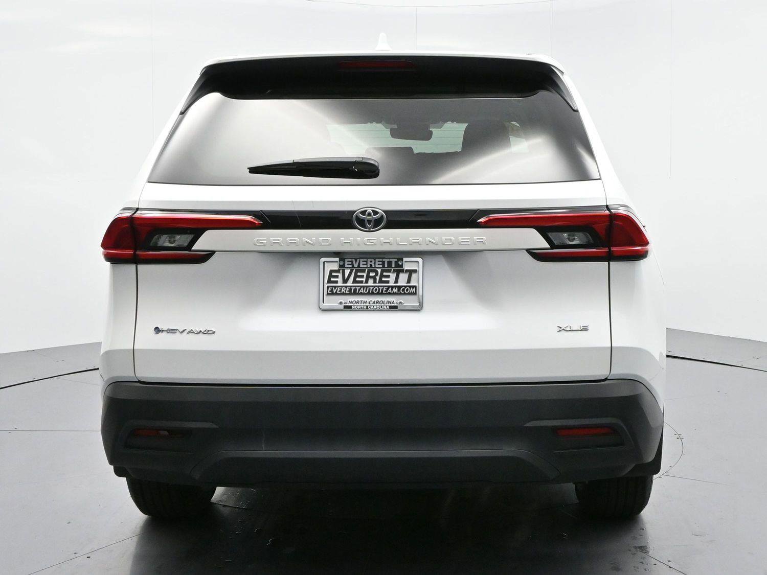 Used 2024 Toyota Grand Highlander XLE image 6