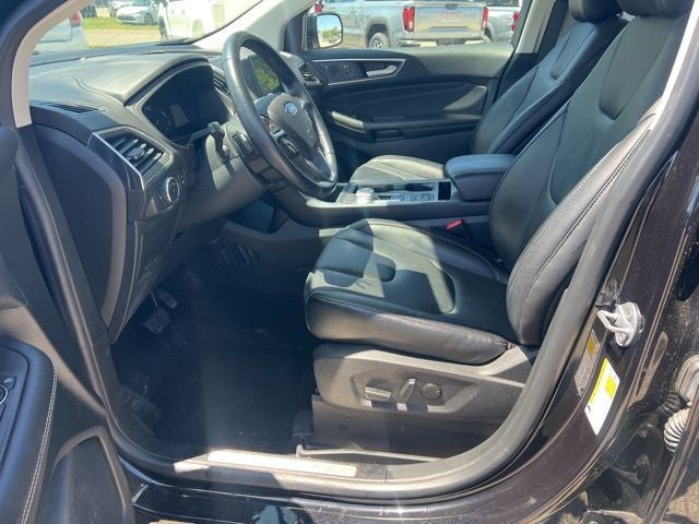 Used 2022 Ford Edge Titanium w/ Class II Trailer Tow Package AWD/4WD image 11