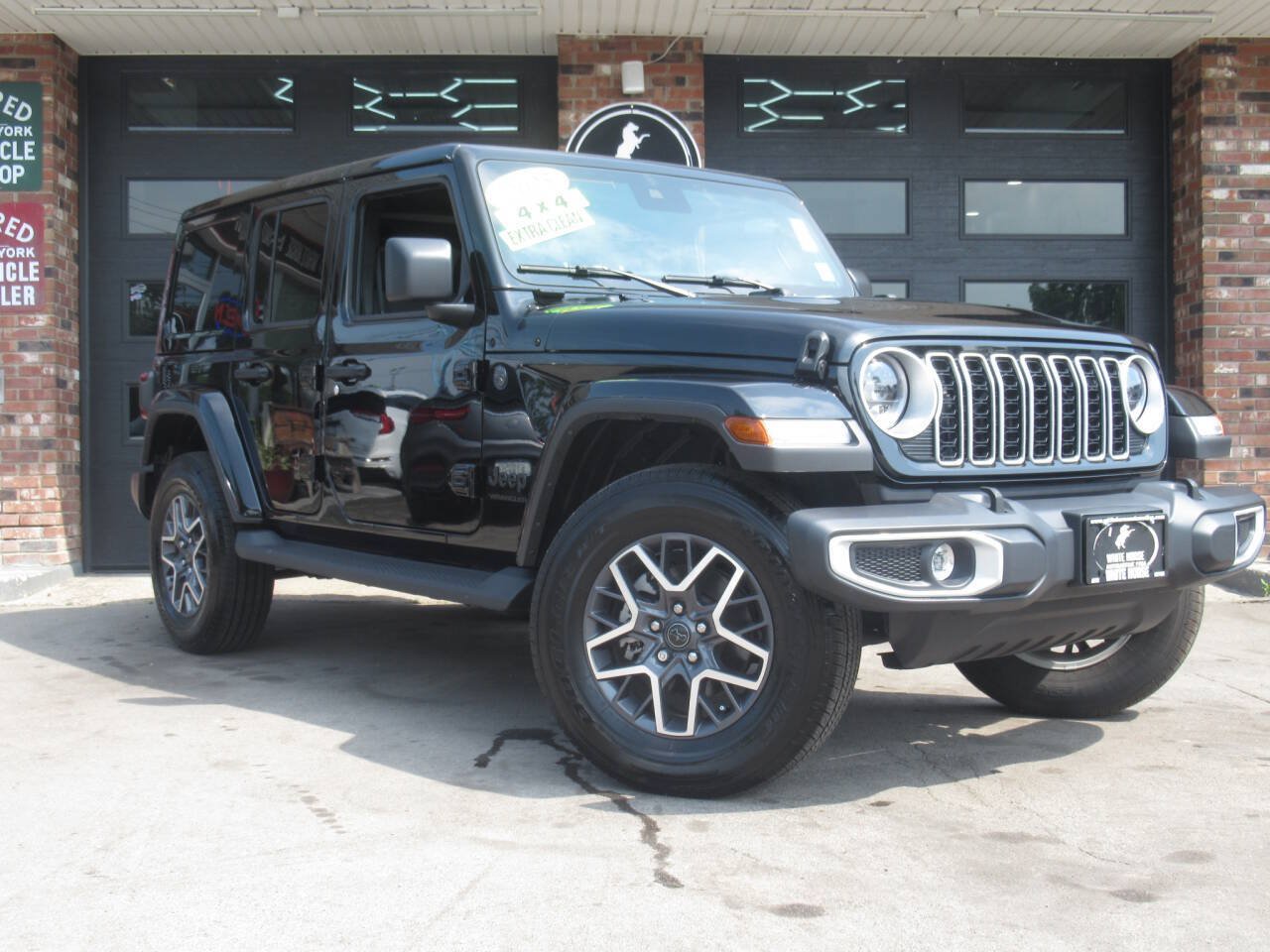 Used 2025 Jeep Wrangler Unlimited Sahara w/ Dual Top Group