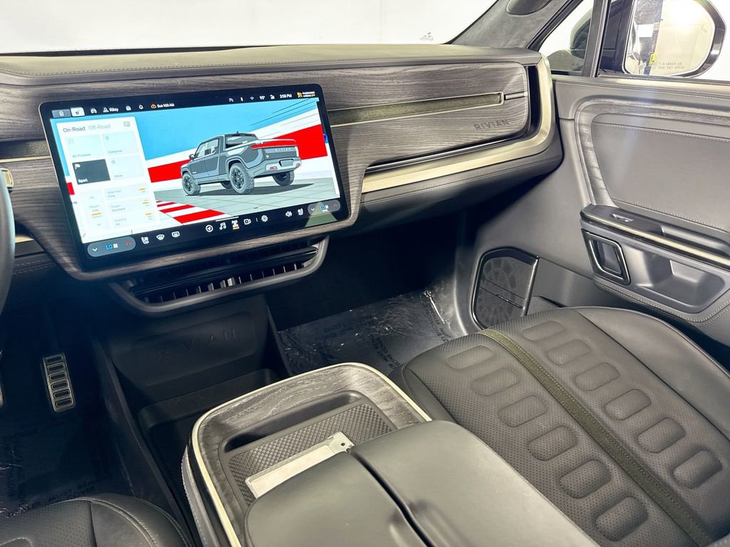 Used 2022 Rivian R1T Adventure image 27