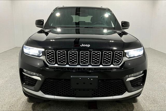 Used 2023 Jeep Grand Cherokee Summit w/ Luxury Tech Group V image 2