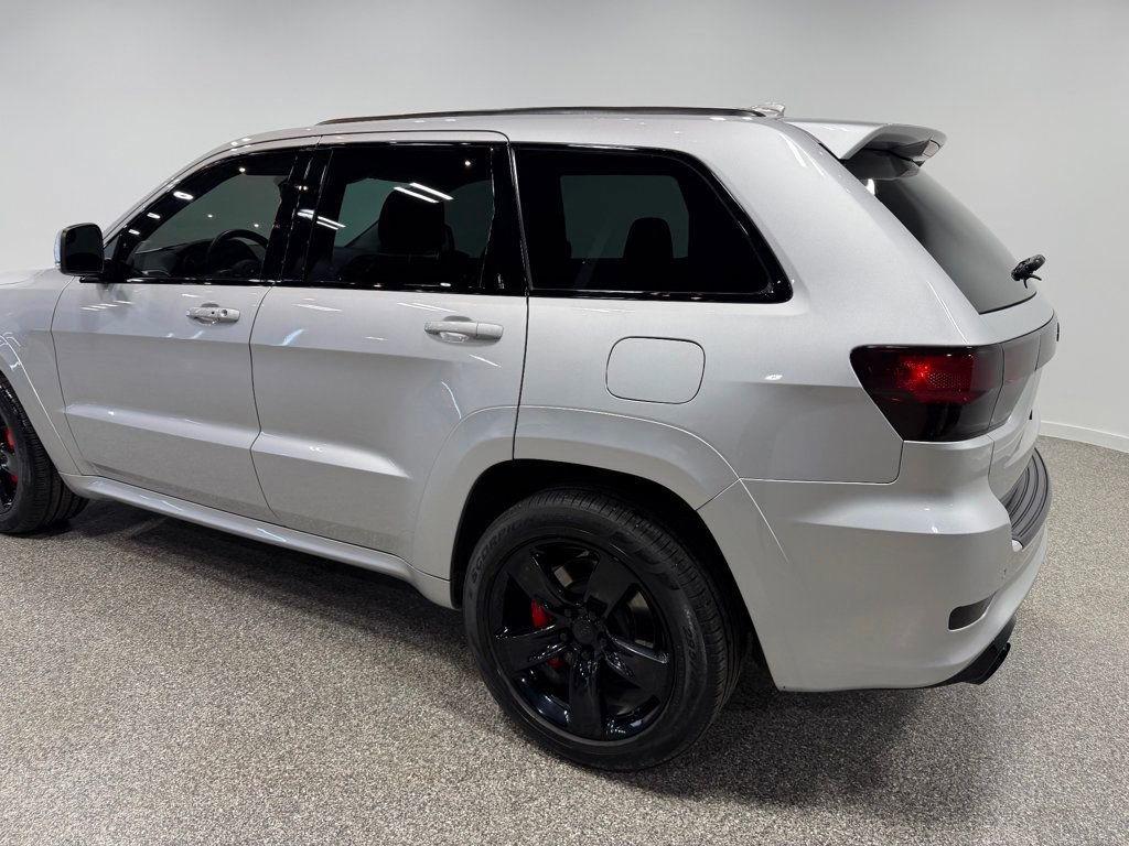 Used 2012 Jeep Grand Cherokee SRT8 w/ Luxury Group II image 7