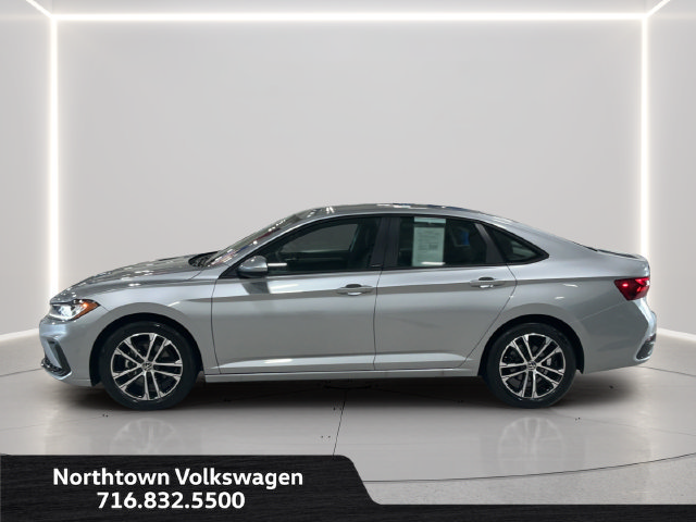 Used 2026 Volkswagen Jetta Sport FWD image 2