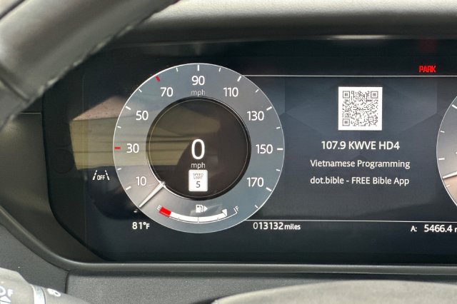 Certified 2026 Land Rover Range Rover Velar Dynamic SE AWD/4WD image 27