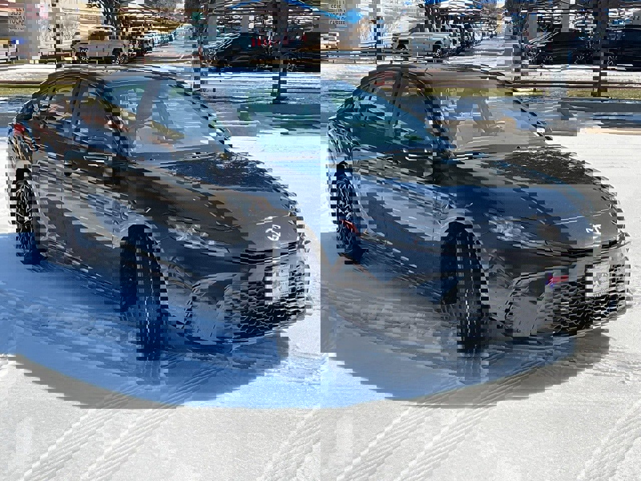 Used 2025 Toyota Camry SE image 4