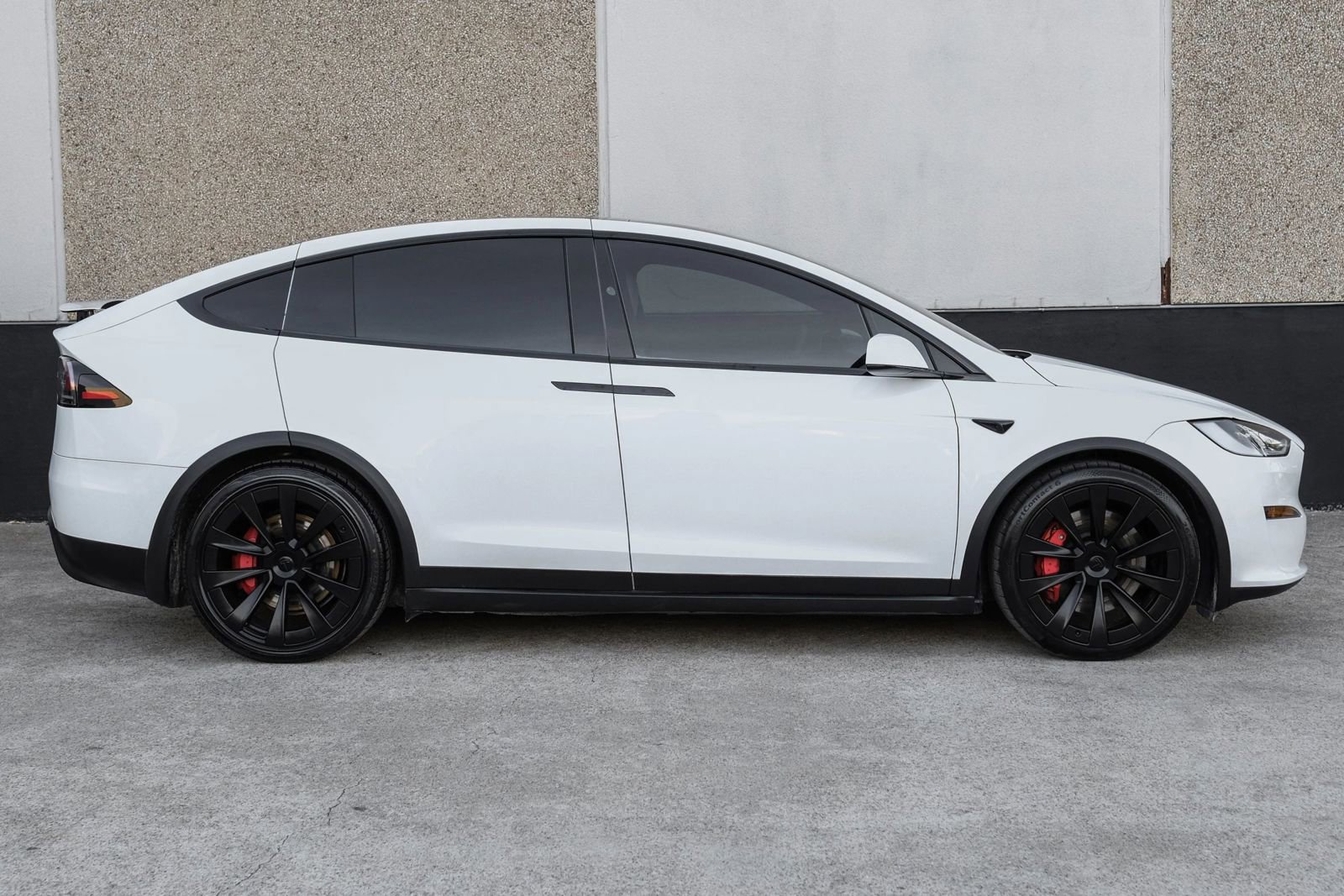 Used 2023 Tesla Model X Plaid image 11