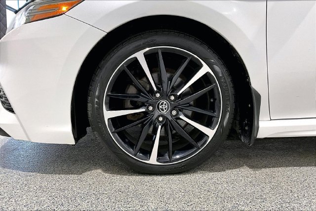 Used 2019 Toyota Camry XSE FWD image 39