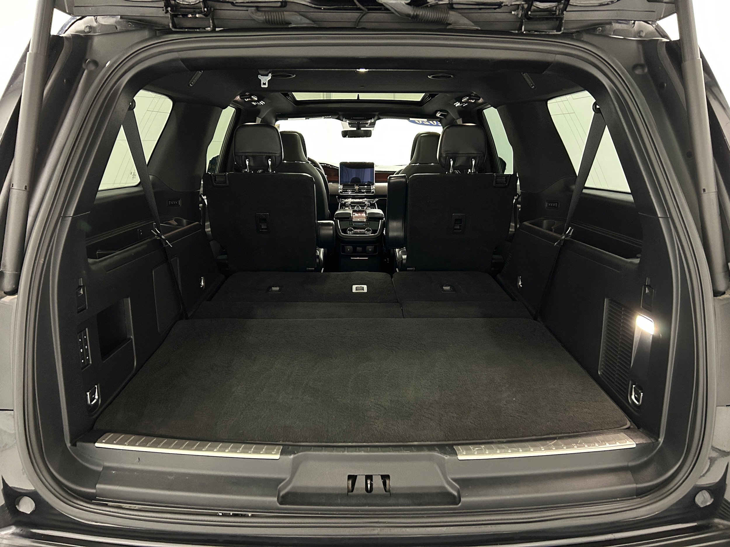 Used 2020 Lincoln Navigator L Reserve w/ Equipment Group 208A Reserve AWD/4WD image 37