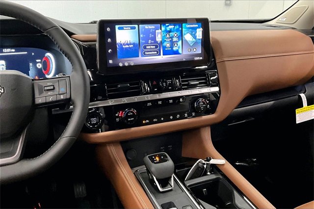 New 2026 Nissan Pathfinder Platinum image 7