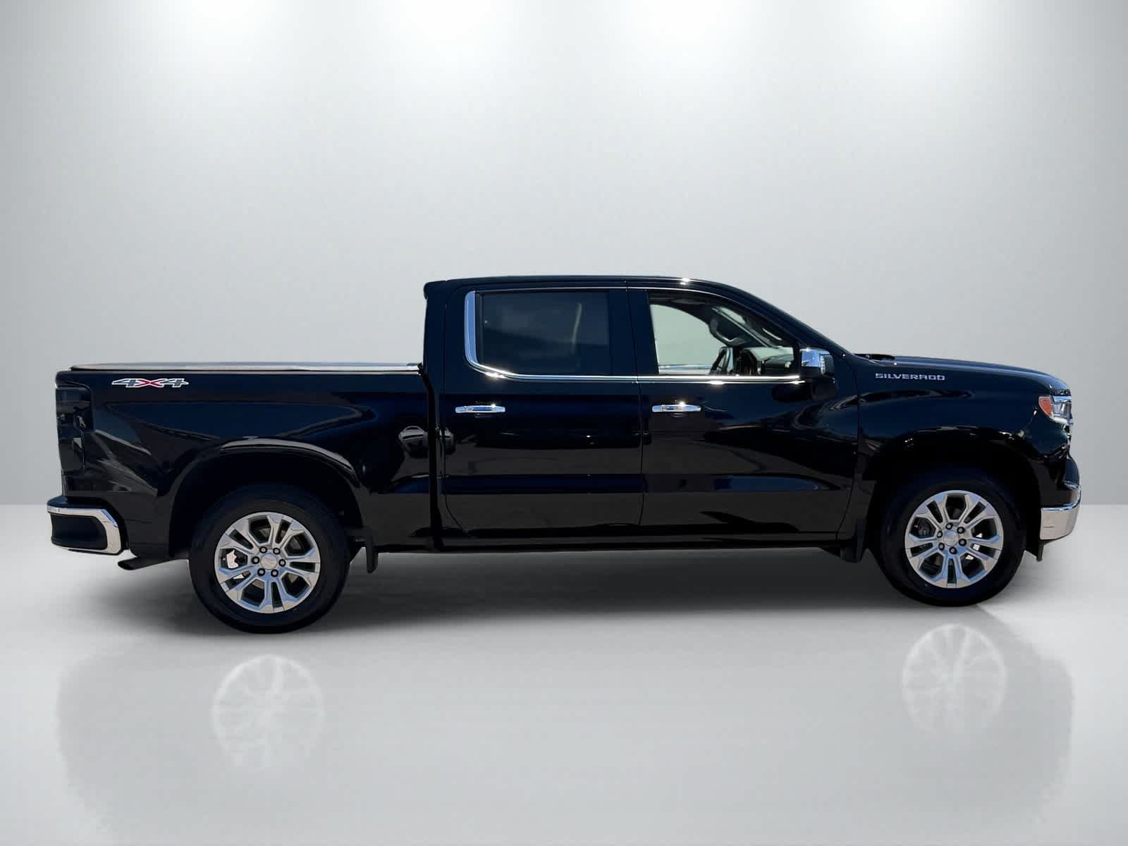 Used 2024 Chevrolet Silverado 1500 LTZ w/ LTZ Premium Package AWD/4WD image 8