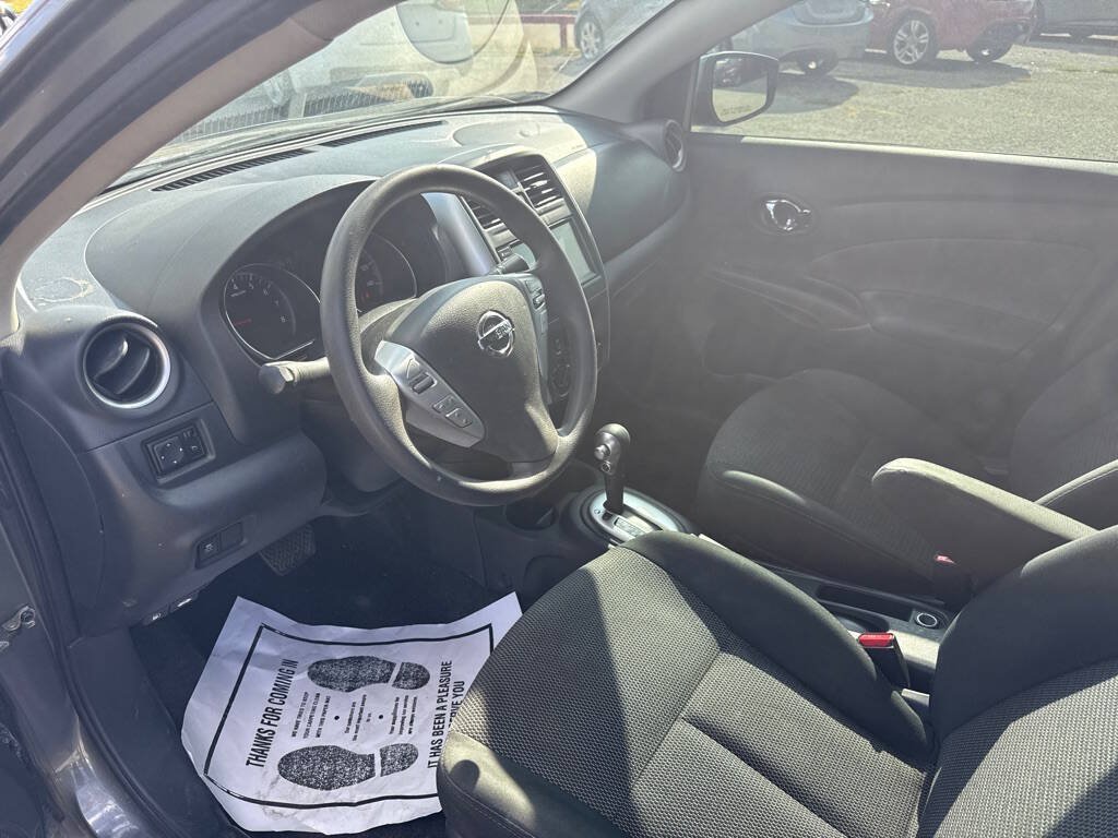 Used 2019 Nissan Versa SV FWD image 9