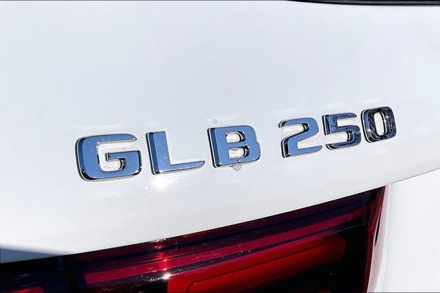 Certified 2025 Mercedes-Benz GLB 250 4MATIC image 27