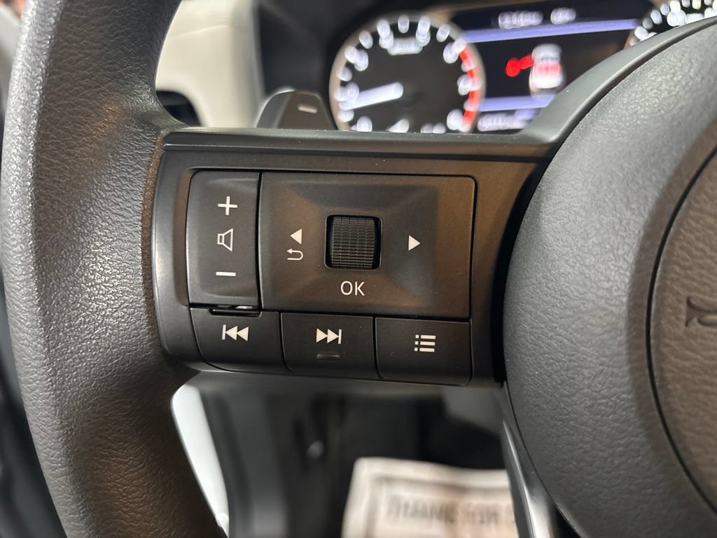 Used 2024 Nissan Rogue SV AWD/4WD image 23