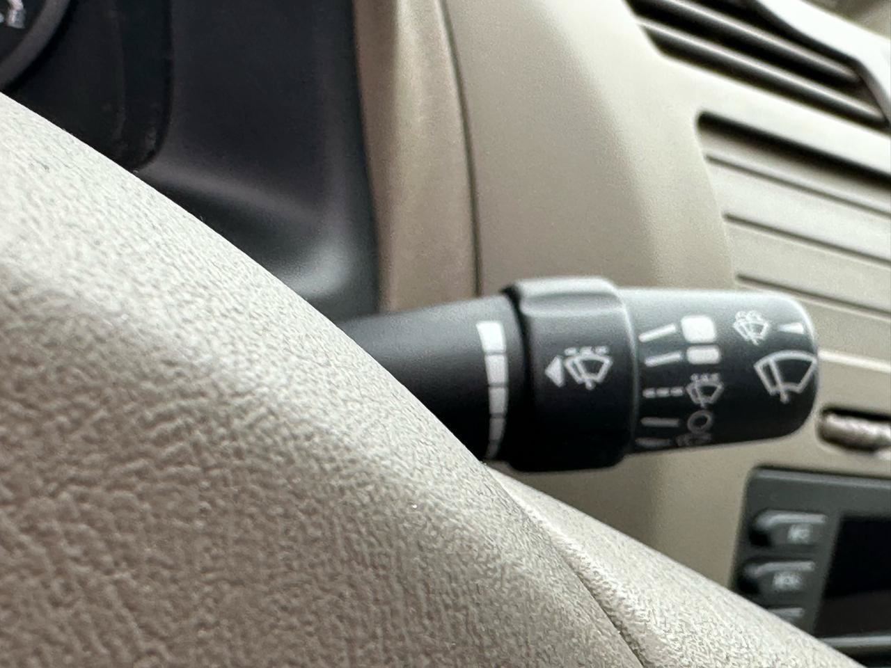 Used 2004 Chevrolet Malibu LT w/ Preferred Equipment Group FWD image 17