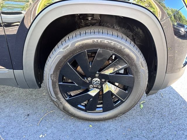 Used 2026 Volkswagen Atlas SE w/ Panoramic Sunroof Package FWD image 14
