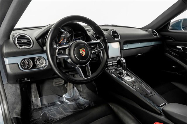 Used 2017 Porsche 718 Cayman Base image 2