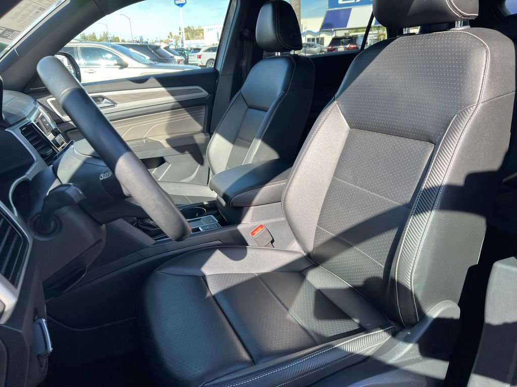 Used 2022 Volkswagen Atlas Cross Sport SE image 16