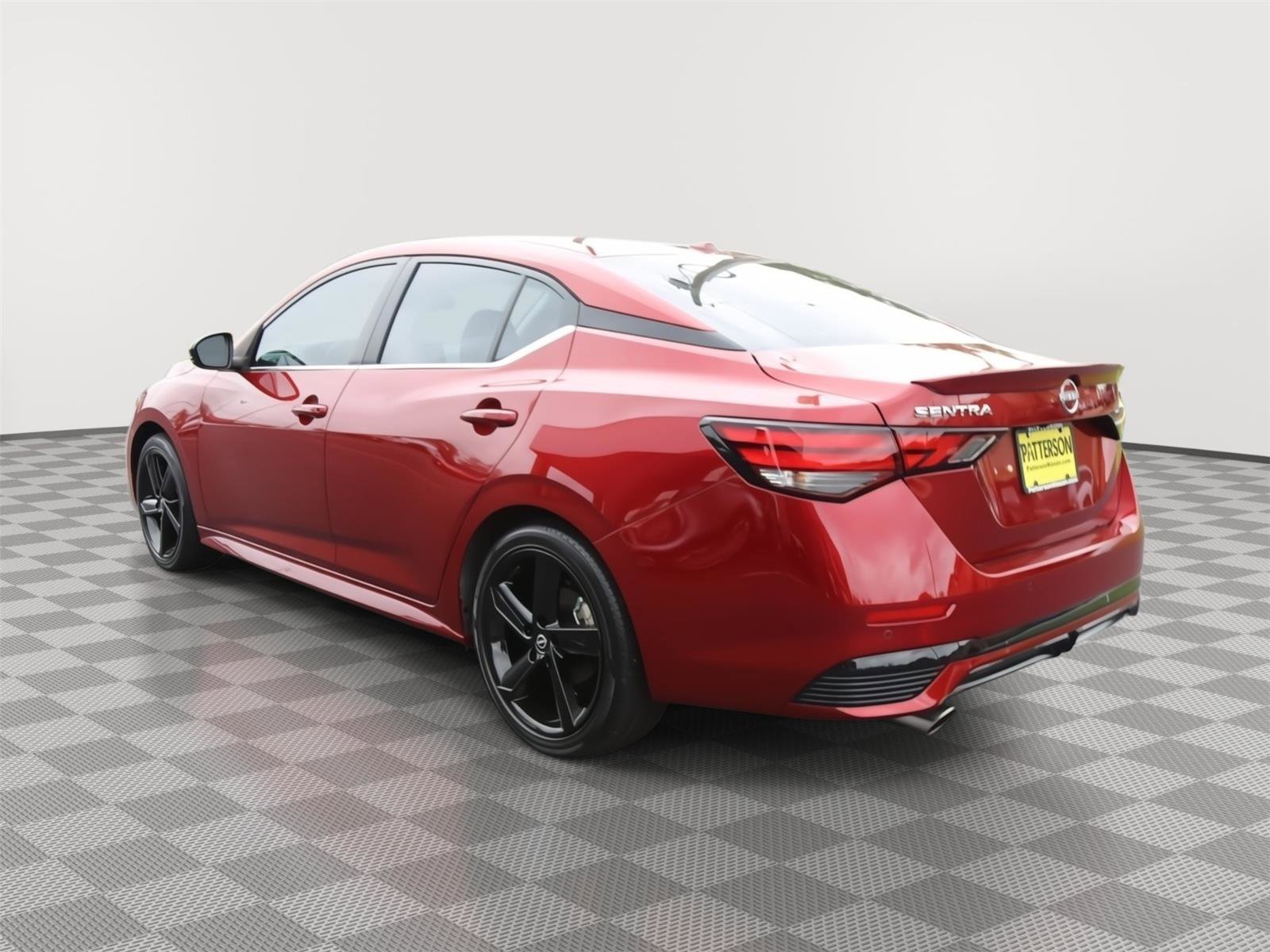 Used 2025 Nissan Sentra SR FWD image 4