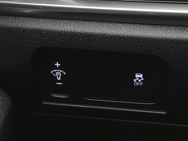 Used 2024 Kia Sorento LX image 10