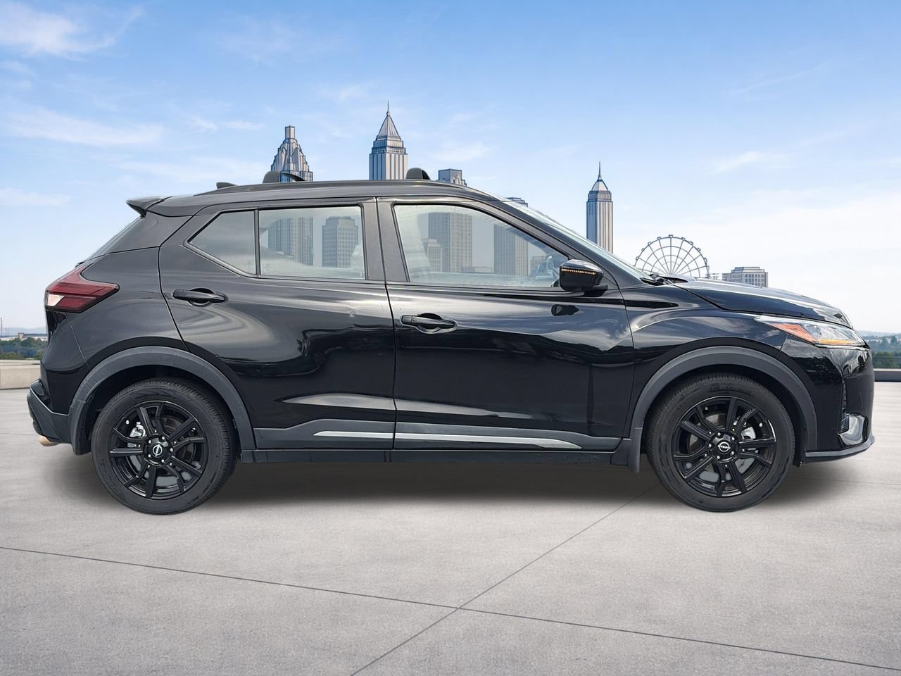 Used 2022 Nissan Kicks SR w/ Interior Electronics Package FWD image 6