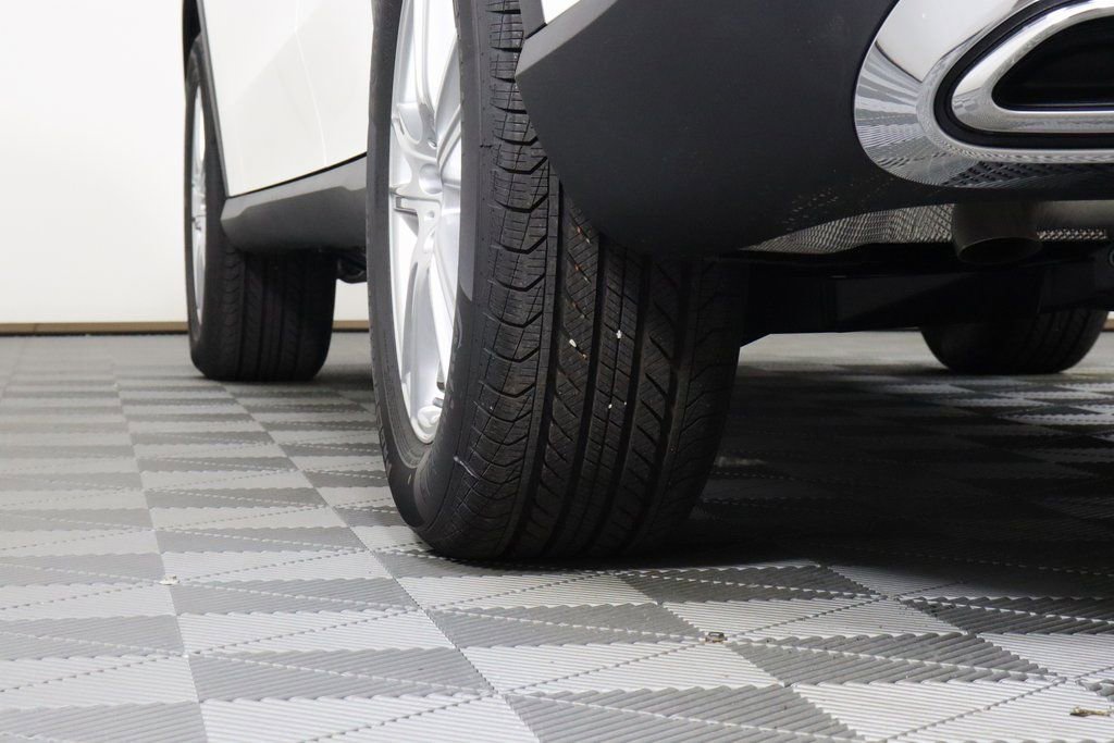 Certified 2025 Mercedes-Benz GLC 300 4MATIC image 12