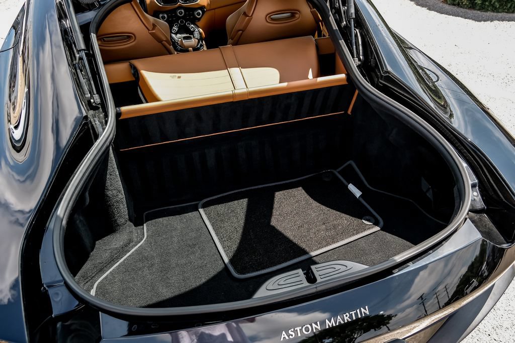 Used 2020 Aston Martin V8 Vantage Coupe RWD image 46