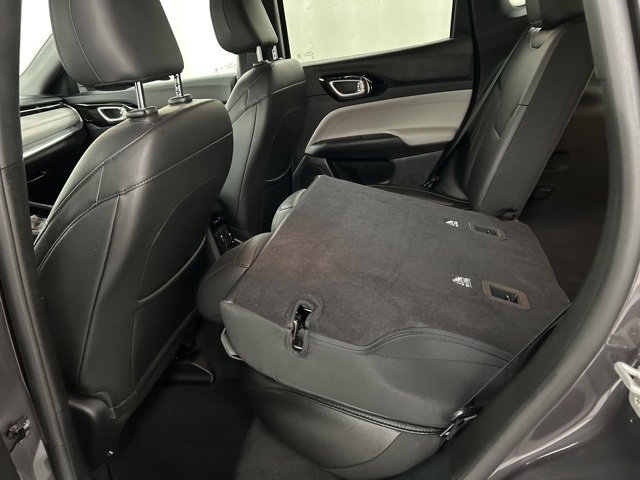 Used 2024 Jeep Compass Limited image 28