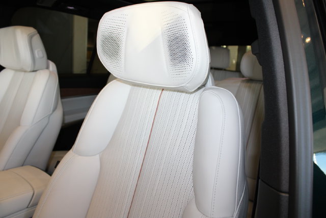 New 2027 Cadillac Vistiq Luxury AWD/4WD image 6