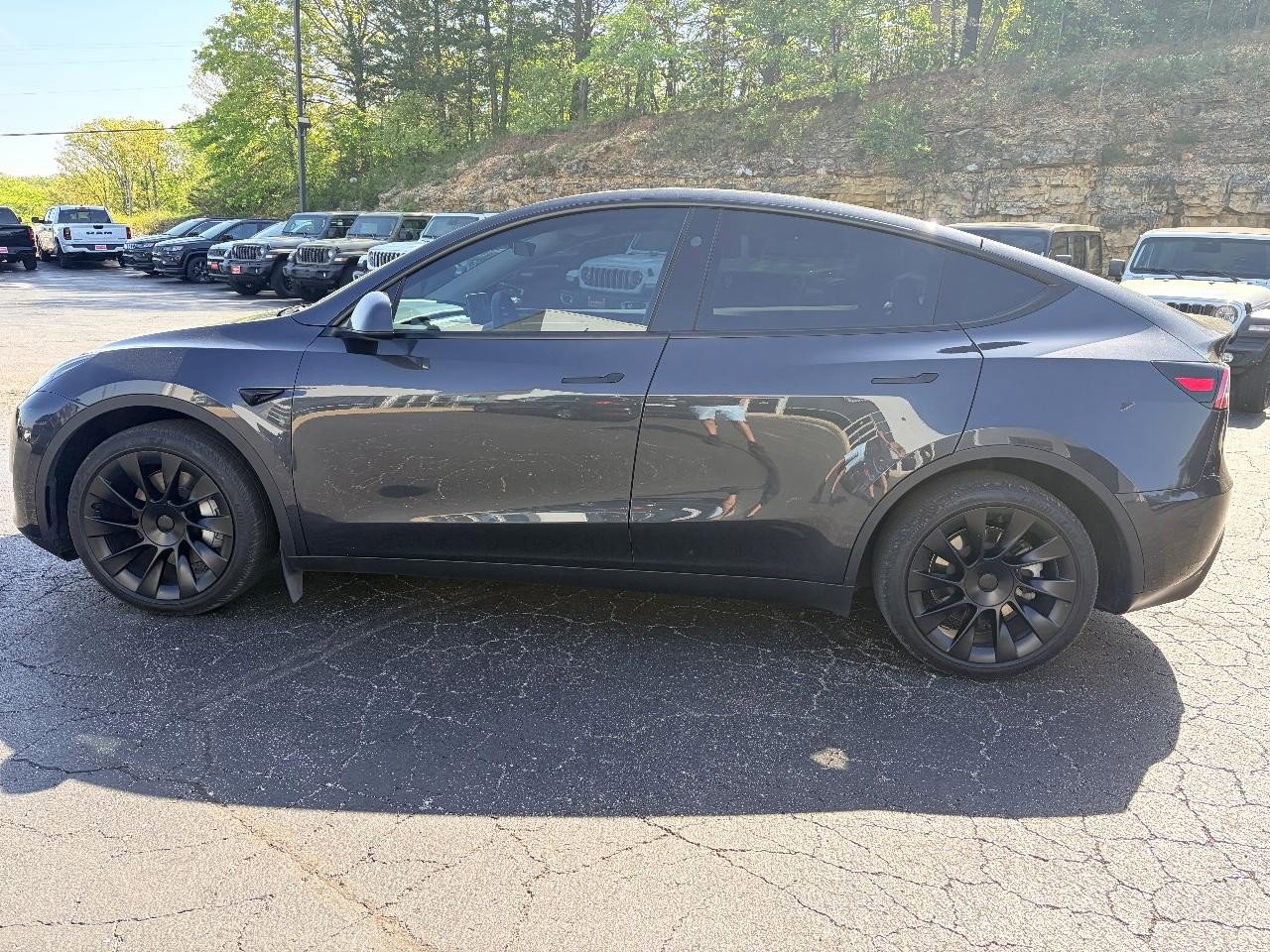 Used 2024 Tesla Model Y Long Range AWD/4WD image 6
