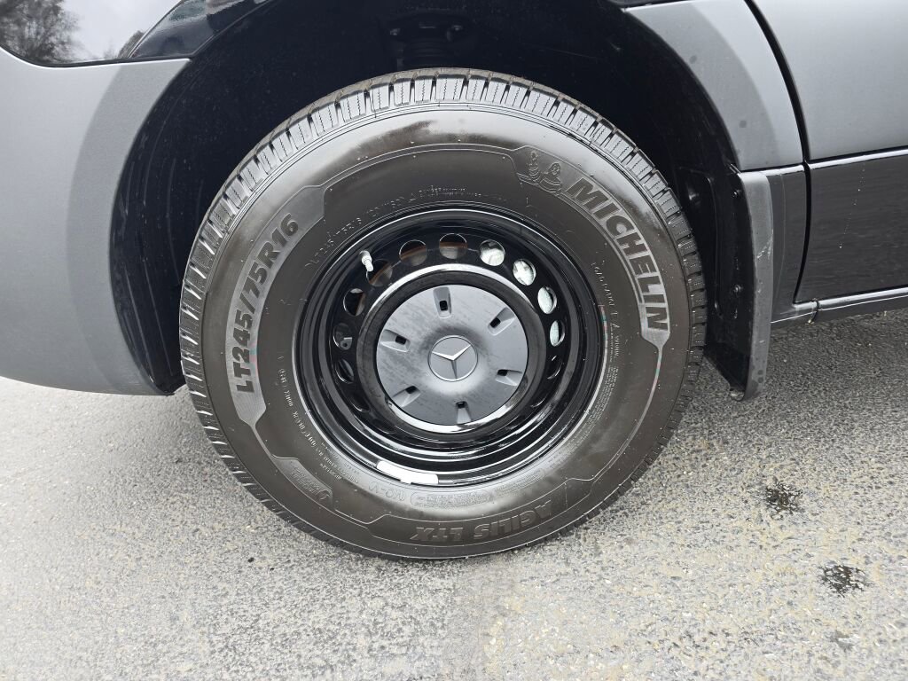 New 2025 Mercedes-Benz Sprinter 2500 image 9