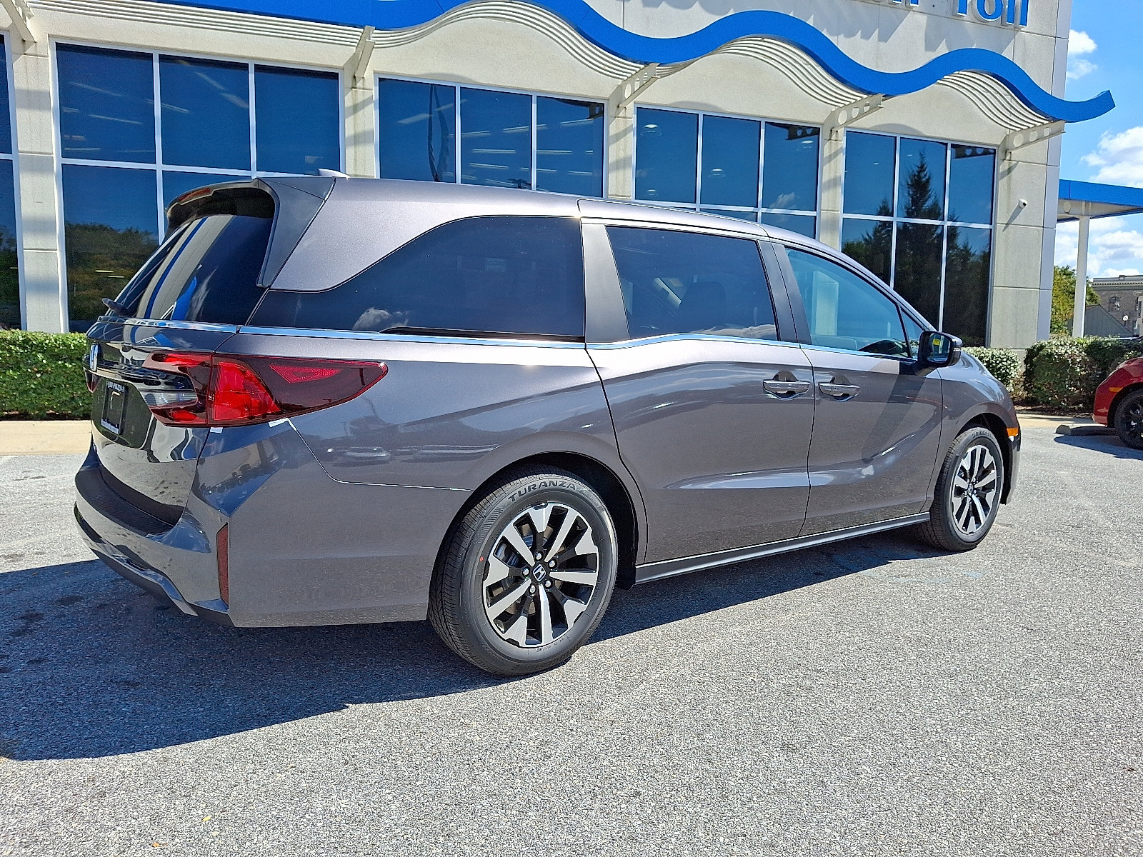 New 2026 Honda Odyssey EX-L image 4