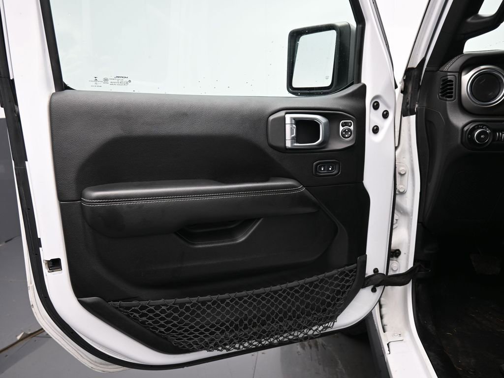 Used 2020 Jeep Wrangler Unlimited Sahara AWD/4WD image 9