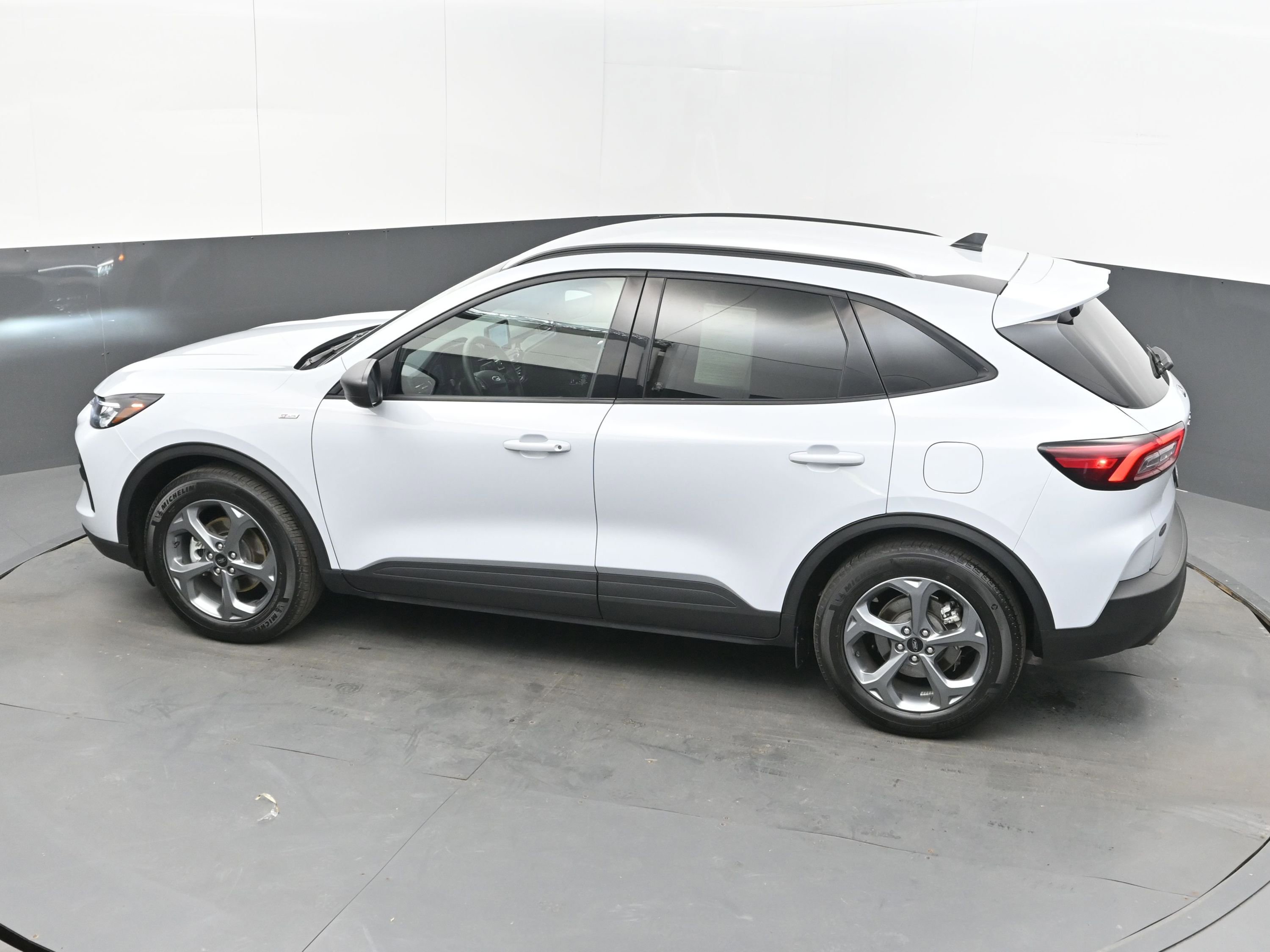 Used 2025 Ford Escape ST-Line image 33