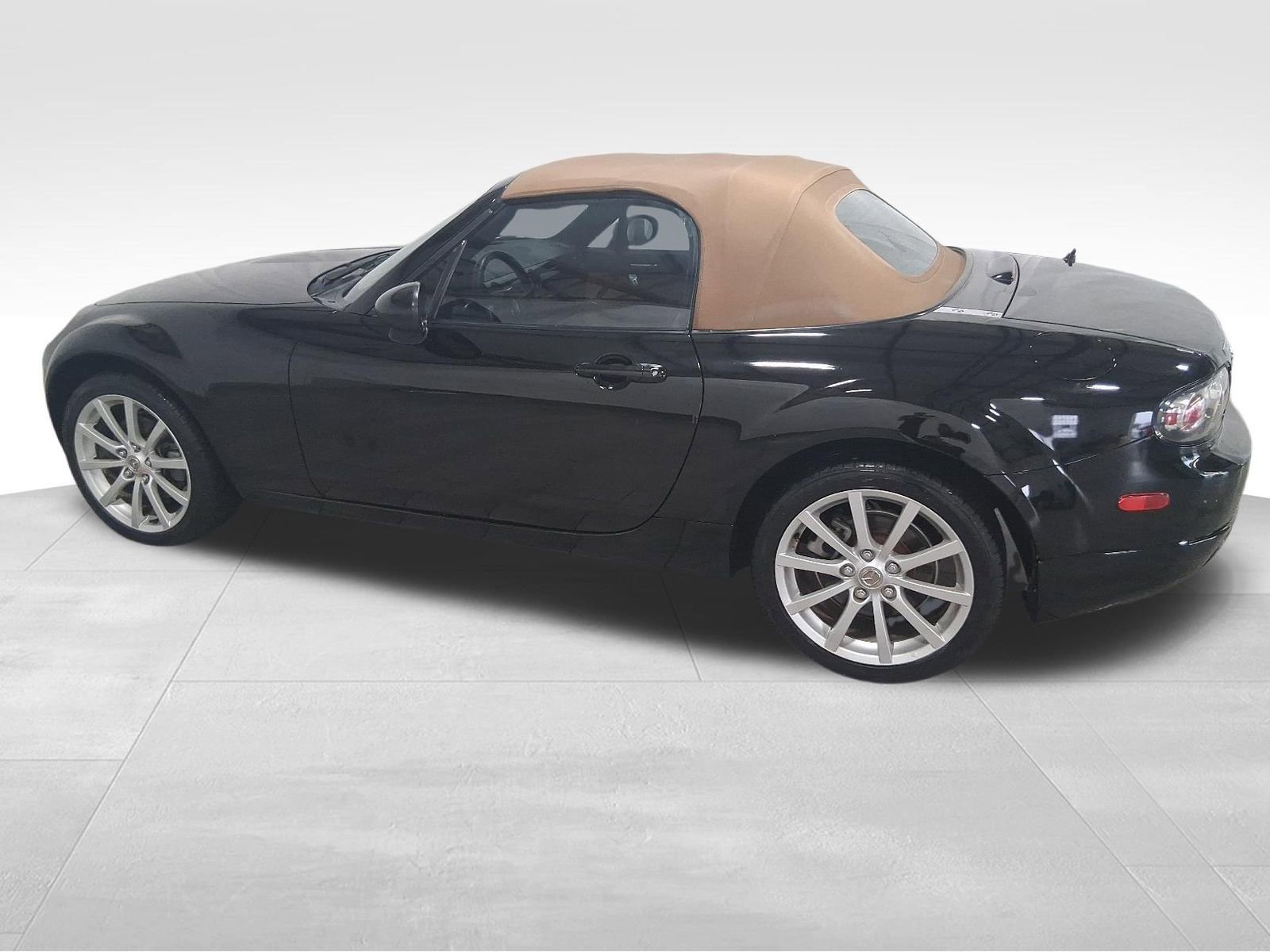 Used 2006 MAZDA MX-5 Miata Grand Touring RWD image 7