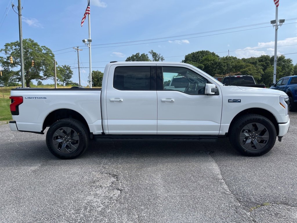 New 2025 Ford F150 Lightning Lariat w/ Max Trailer Tow Package image 4
