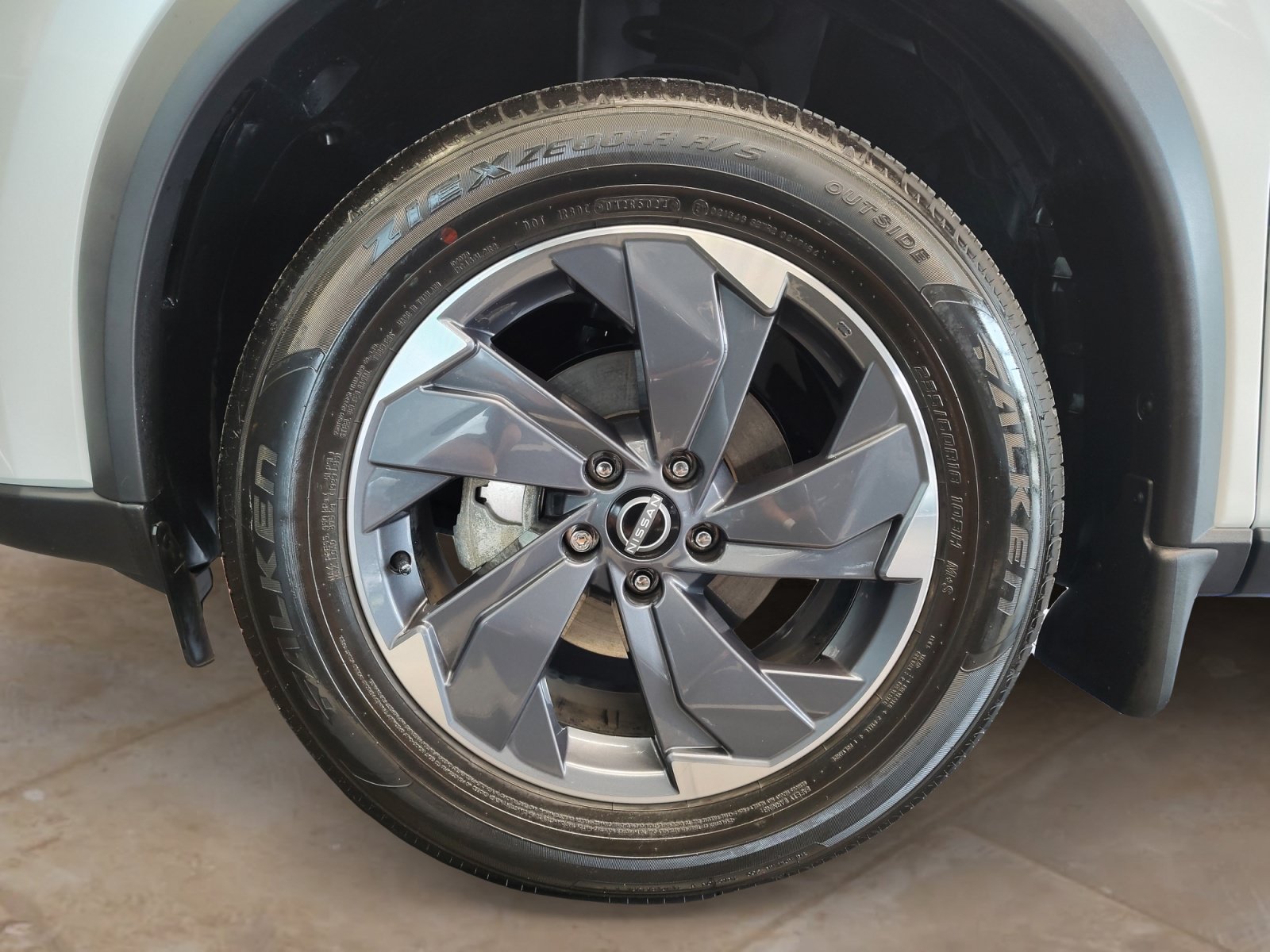 Used 2025 Nissan Rogue SV FWD image 27