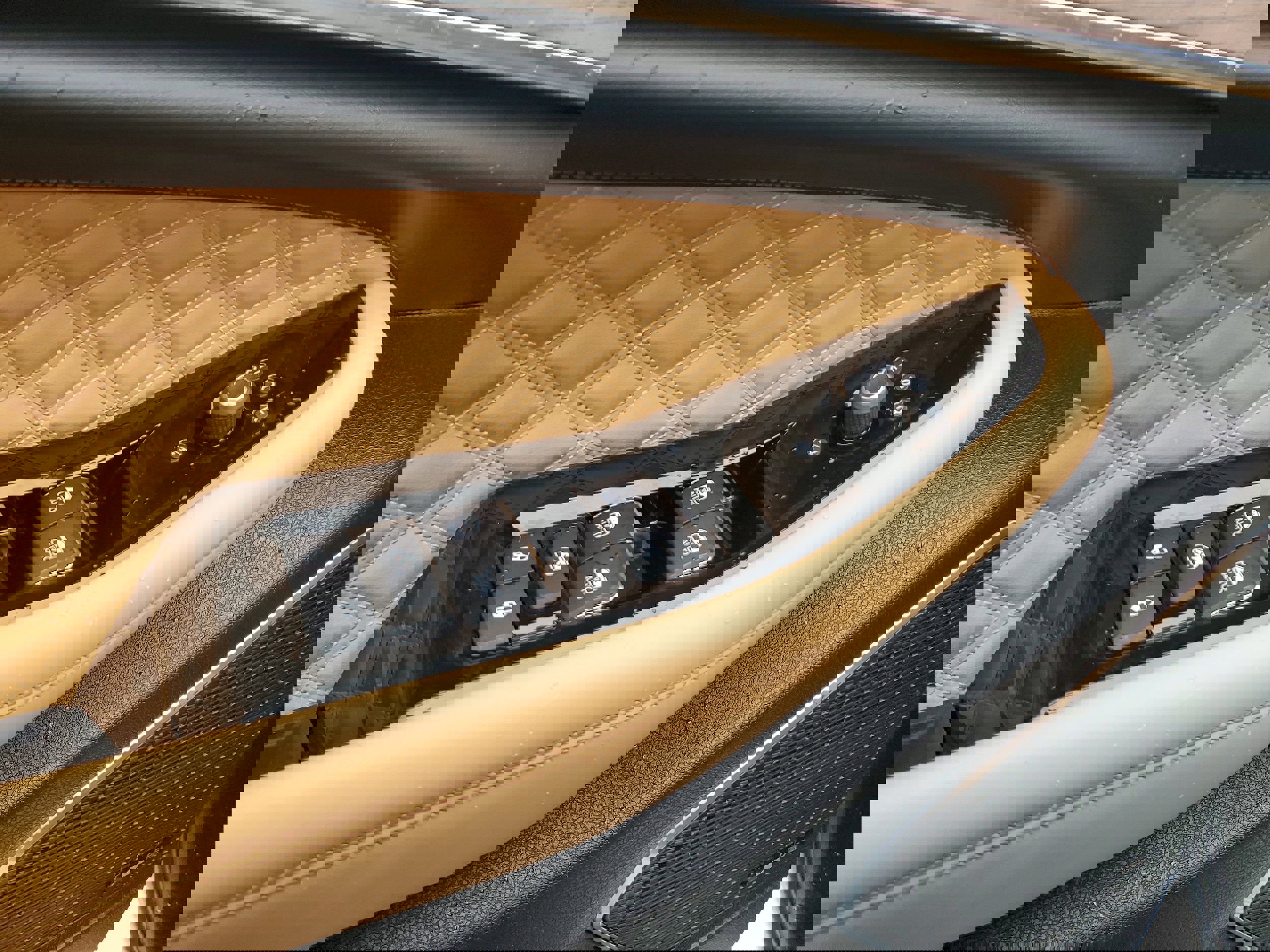 Used 2022 Jeep Grand Cherokee Summit w/ Luxury Tech Group V image 14