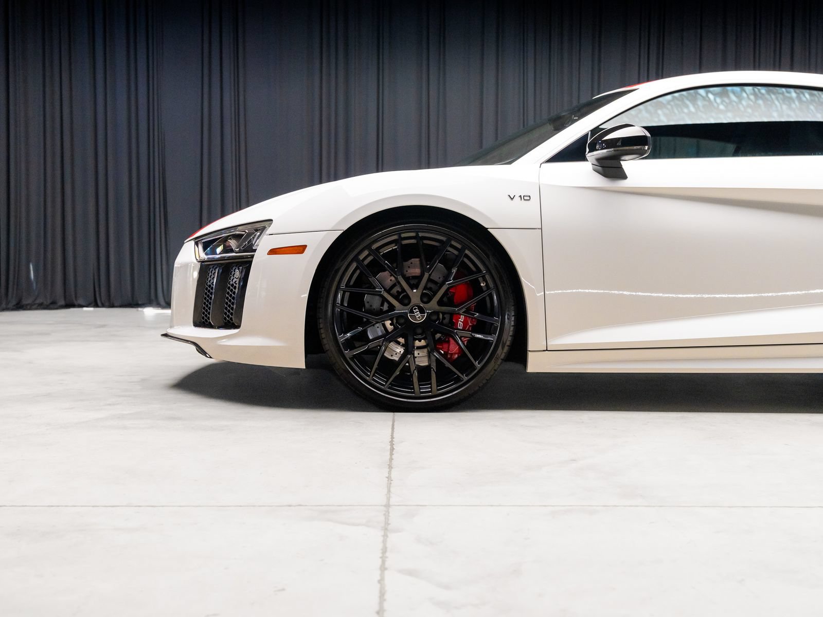 Used 2018 Audi R8 V10 w/ 20" Wheel Package RWD image 26