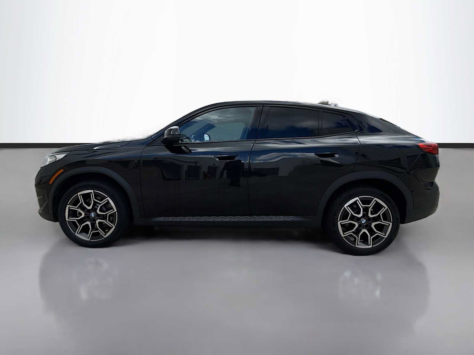 Used 2026 BMW X2 xDrive28i AWD/4WD image 5