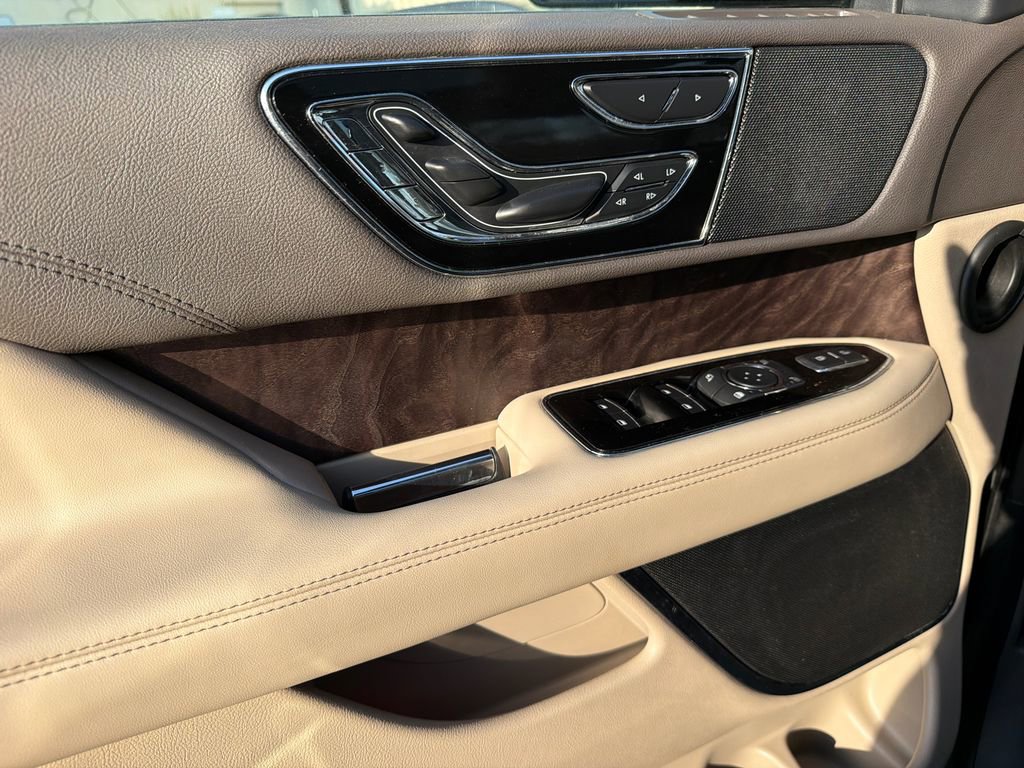 Used 2022 Lincoln Navigator L Reserve image 38