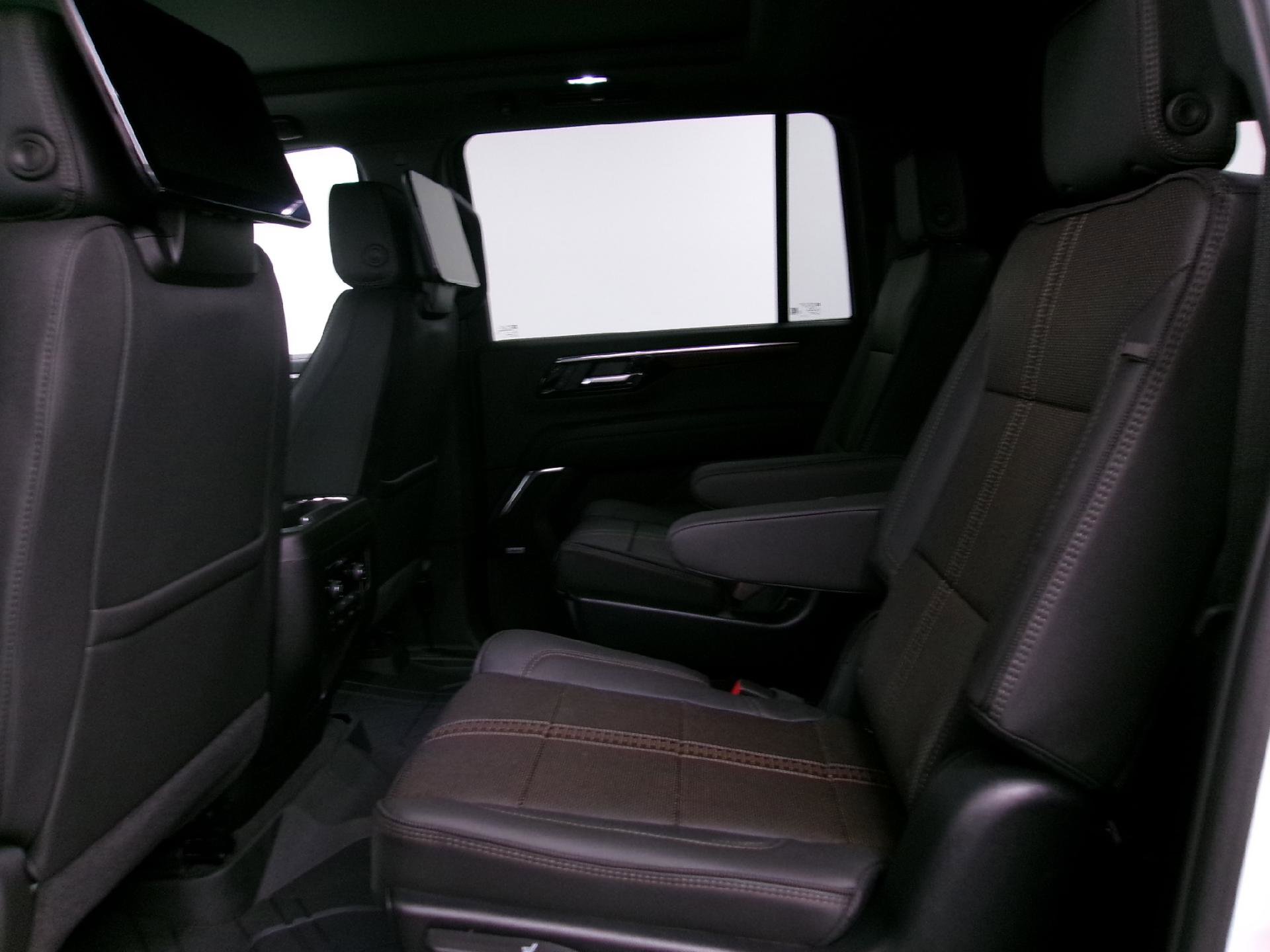 New 2025 Chevrolet Suburban High Country image 10