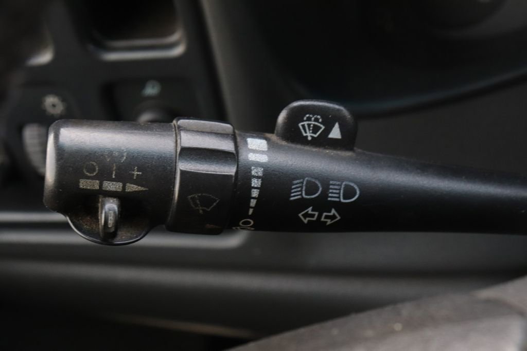 Used 2003 GMC Sierra 3500 SLE image 25