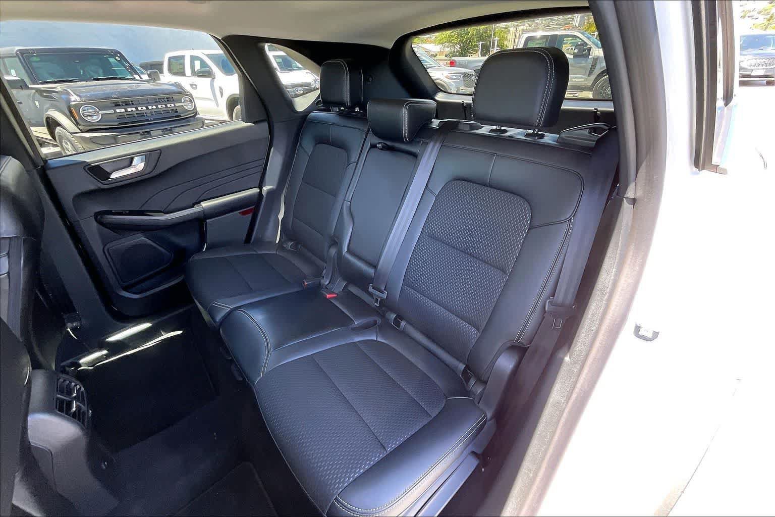 Used 2025 Ford Escape SE FWD image 29