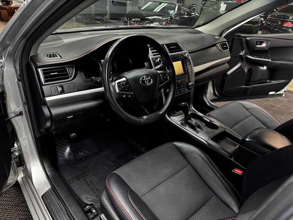 Used 2017 Toyota Camry SE FWD image 35