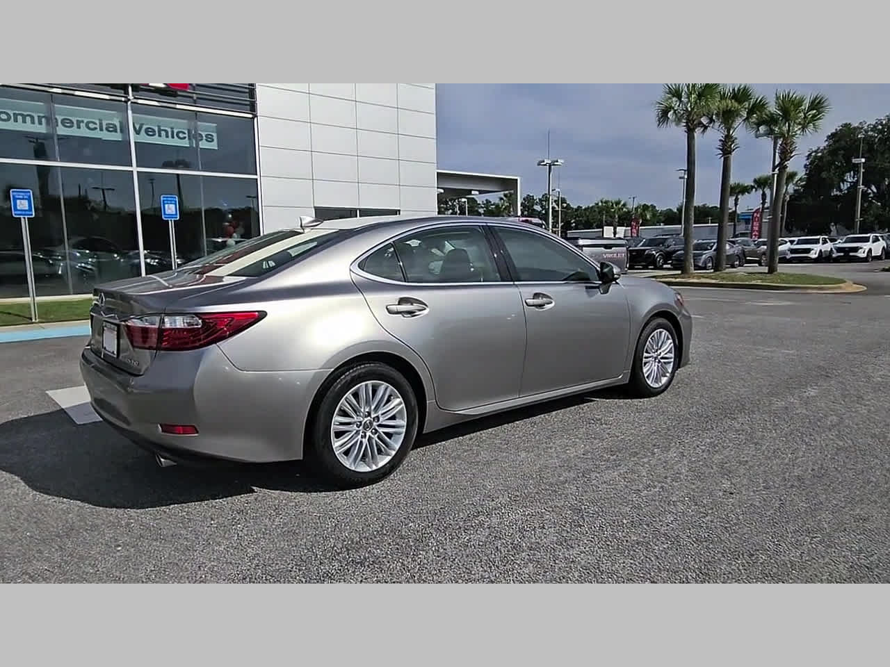 Used 2015 Lexus ES 350 w/ Luxury Package FWD image 35